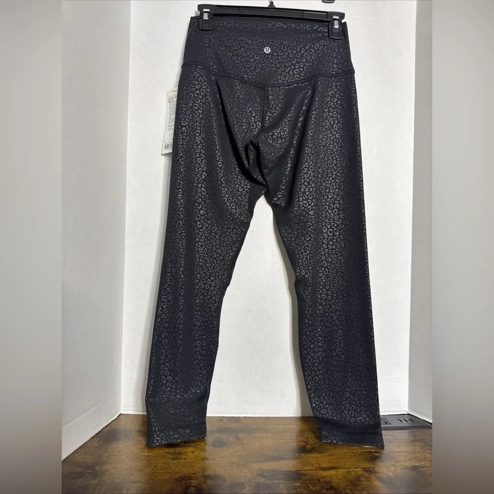 Lululemon Leggings Align HR Pant 25" Size 8 Black Embossed Leopard Pattern New - Picture 6 of 6